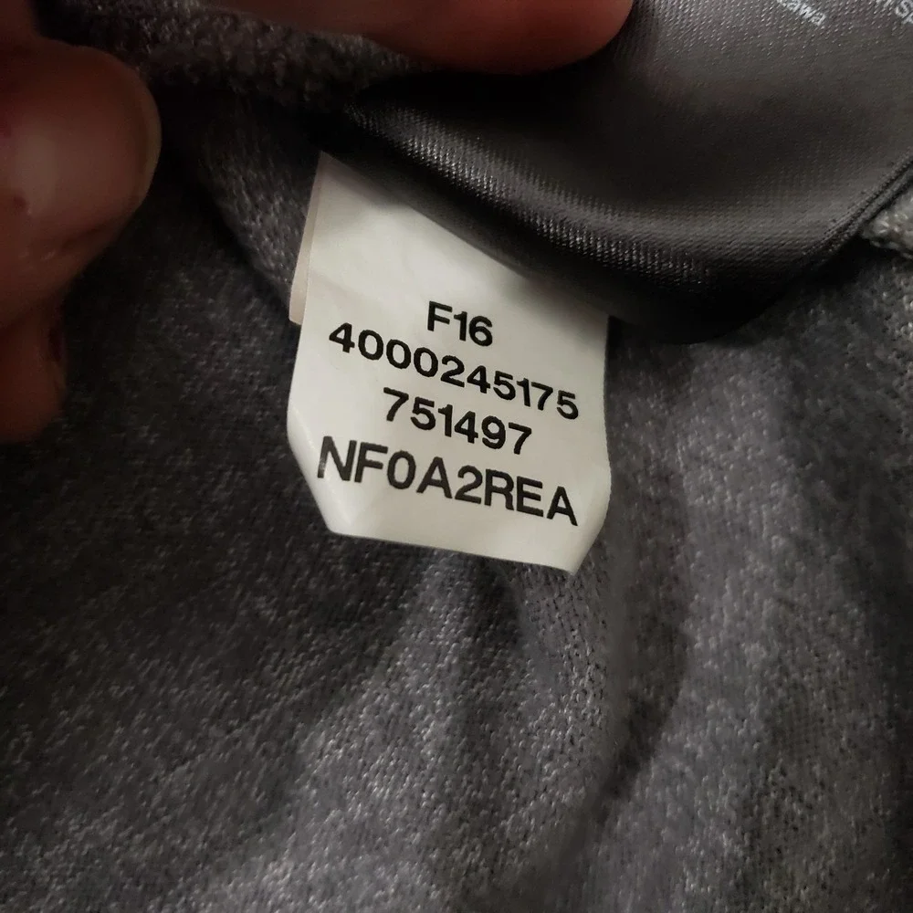 The North Face Shirt Mens Medium Gray Pullover Long Sleeve Raglan